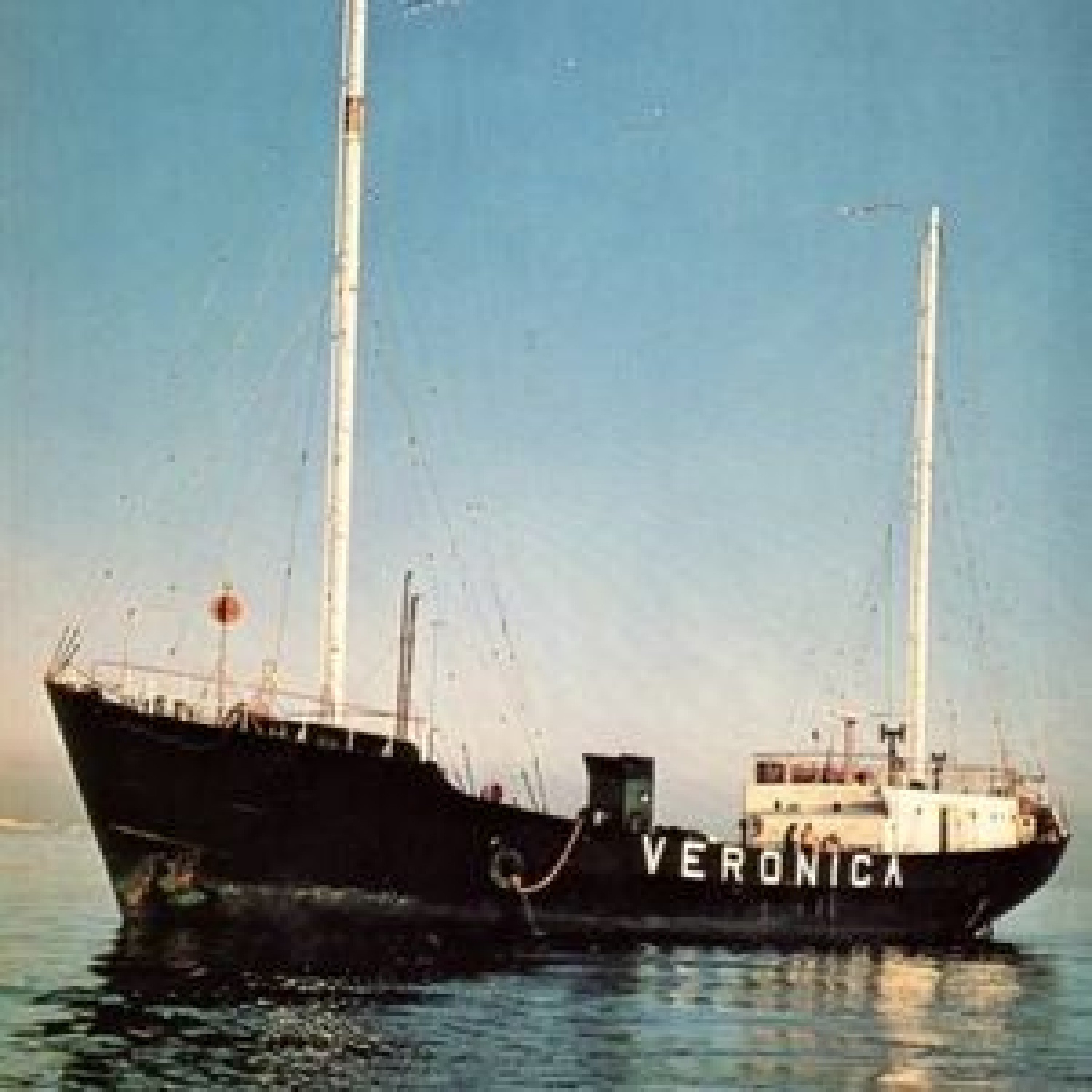 Veronica vanop de MV Mi Amigo (met Rob Out en Tineke) episode artwork