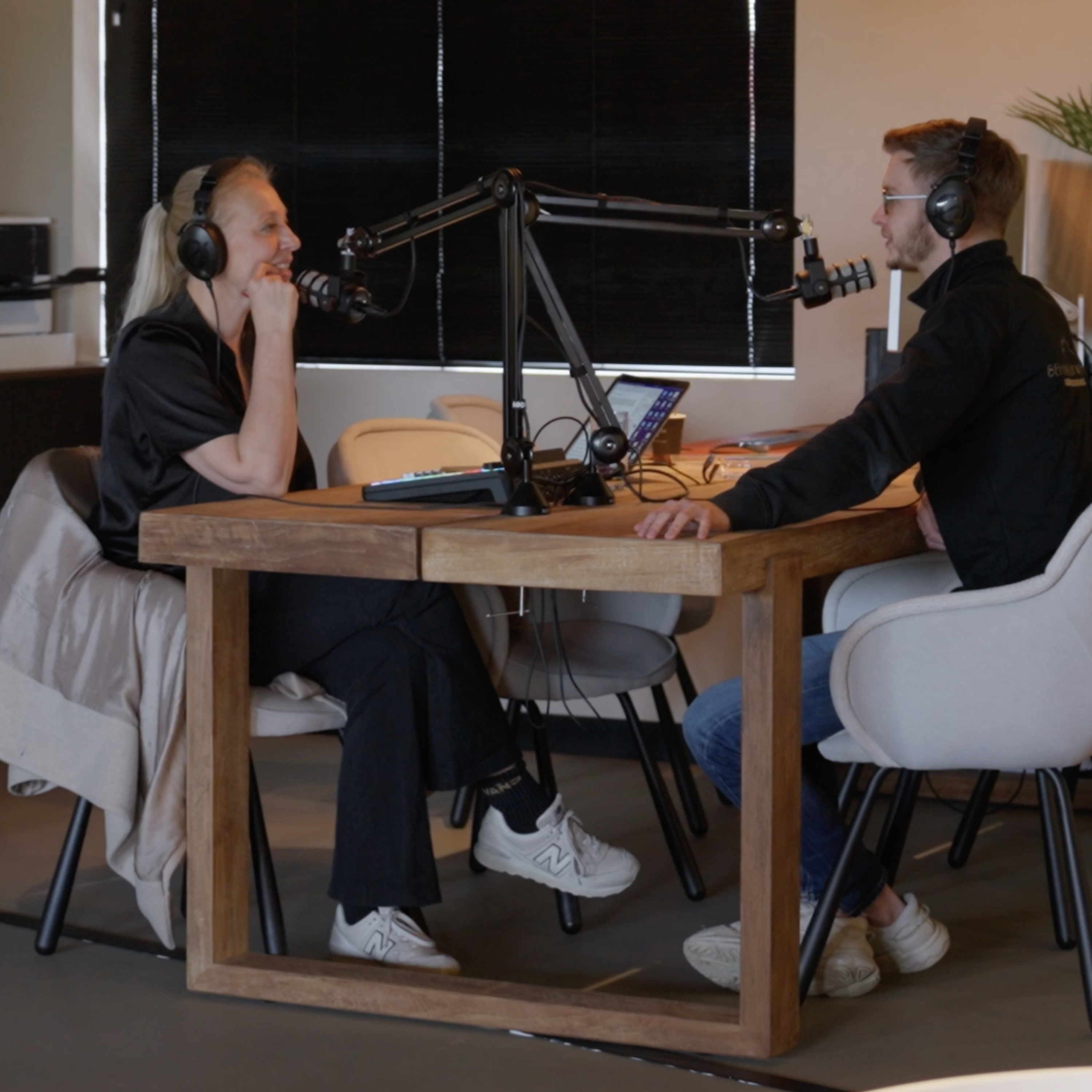 Dit zijn de vijf meest gestelde vragen in onze showroom | Marketeer en verkoper Arnout van Veldhuizen episode artwork